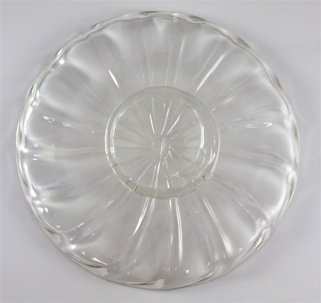 A Georgian rib moulded glass dish, mid 18th century, 22cm diameter